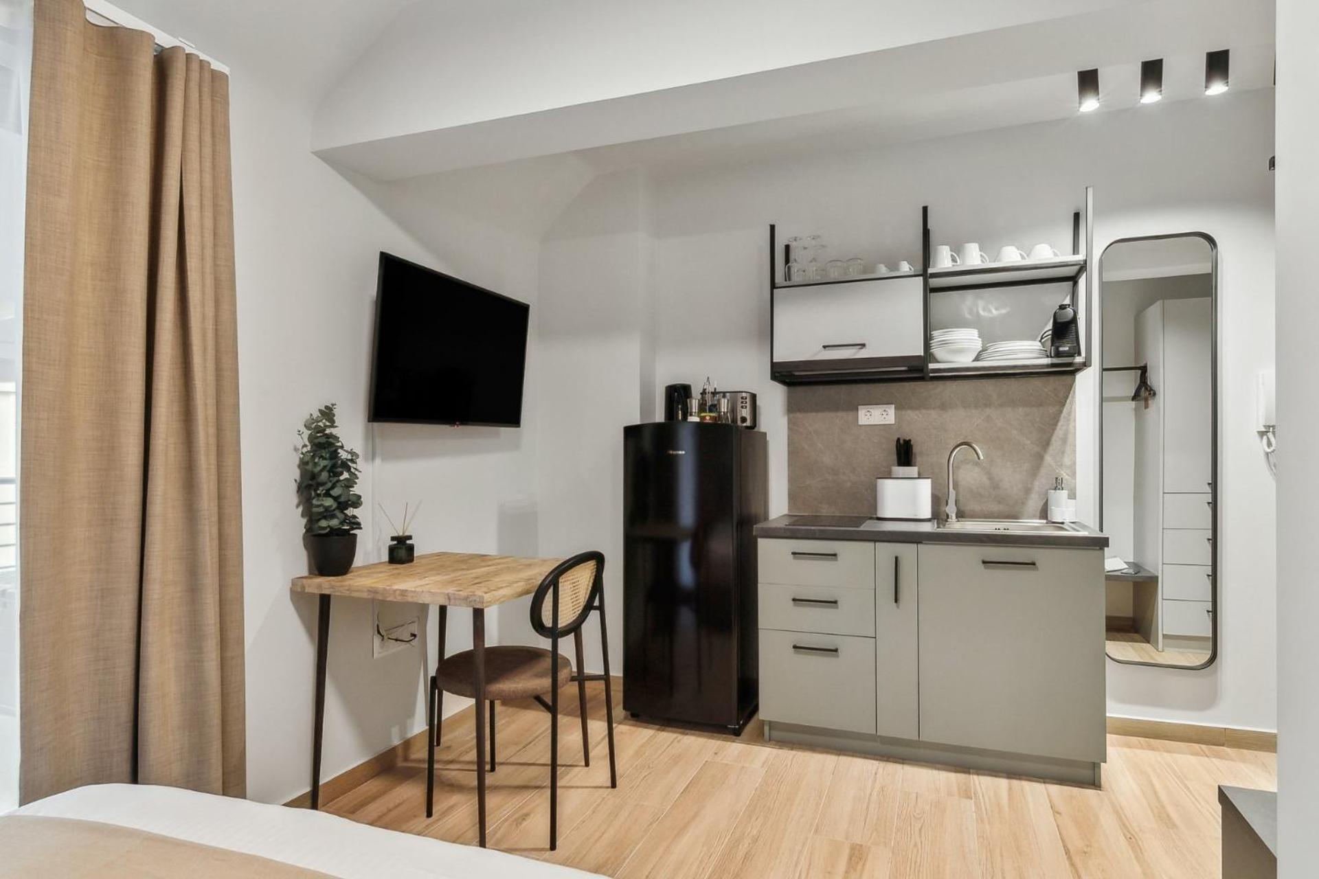Limehome Athens Solonos City Center Bagian luar foto