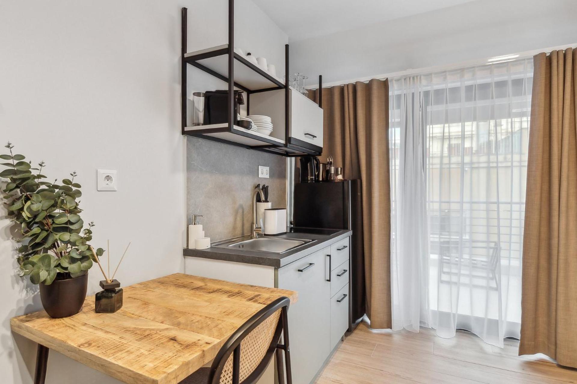 Limehome Athens Solonos City Center Bagian luar foto