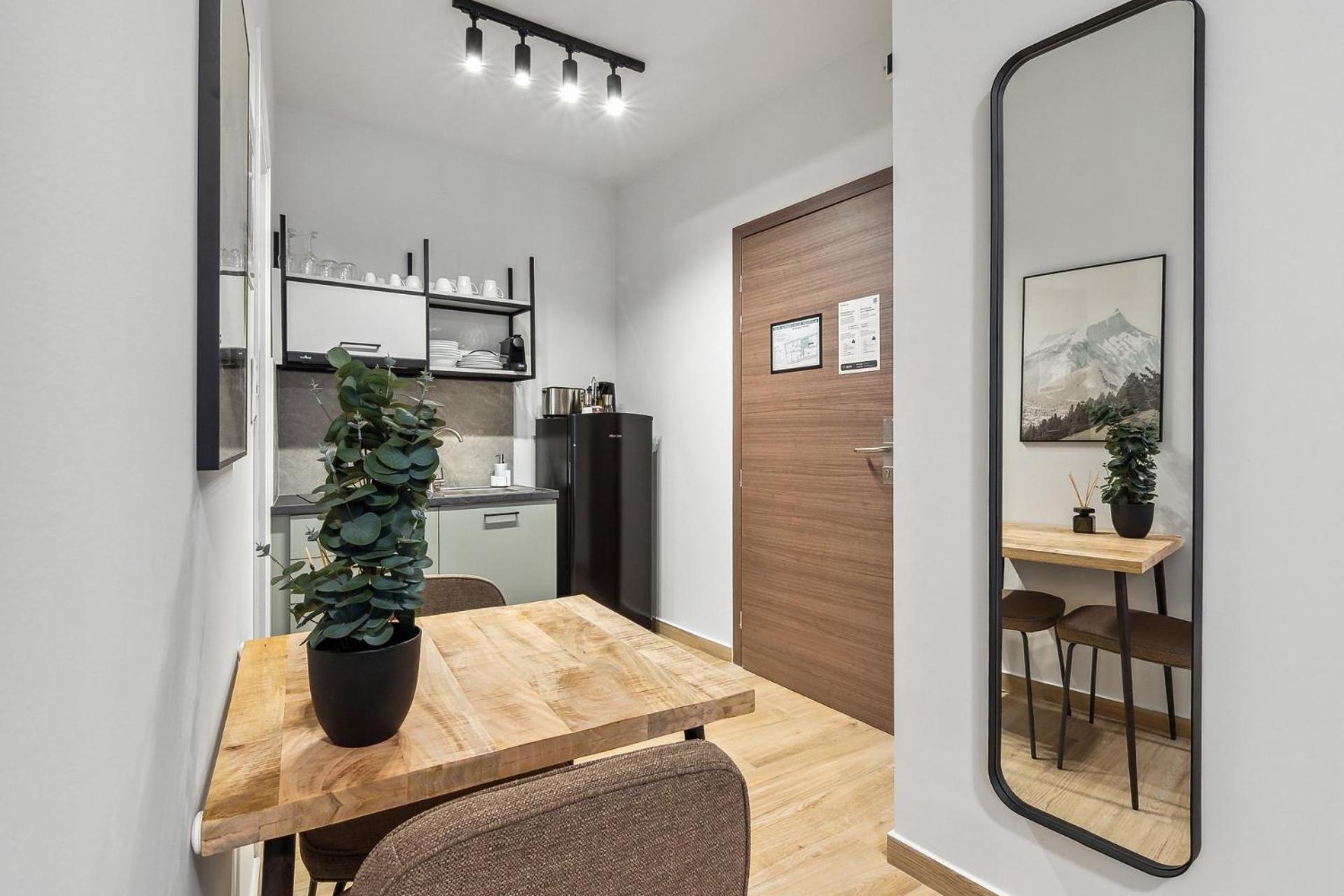 Limehome Athens Solonos City Center Ruang foto