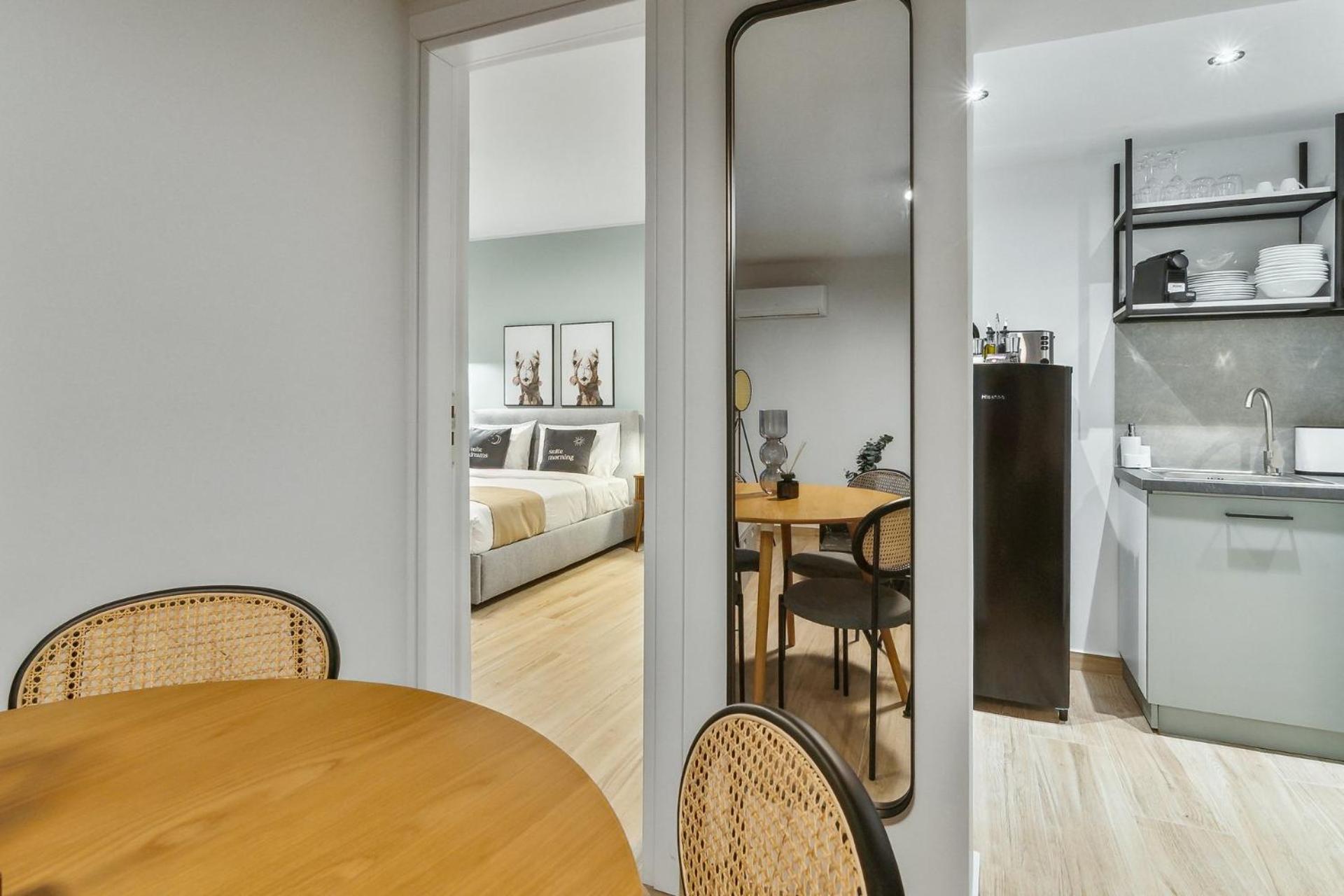 Limehome Athens Solonos City Center Ruang foto