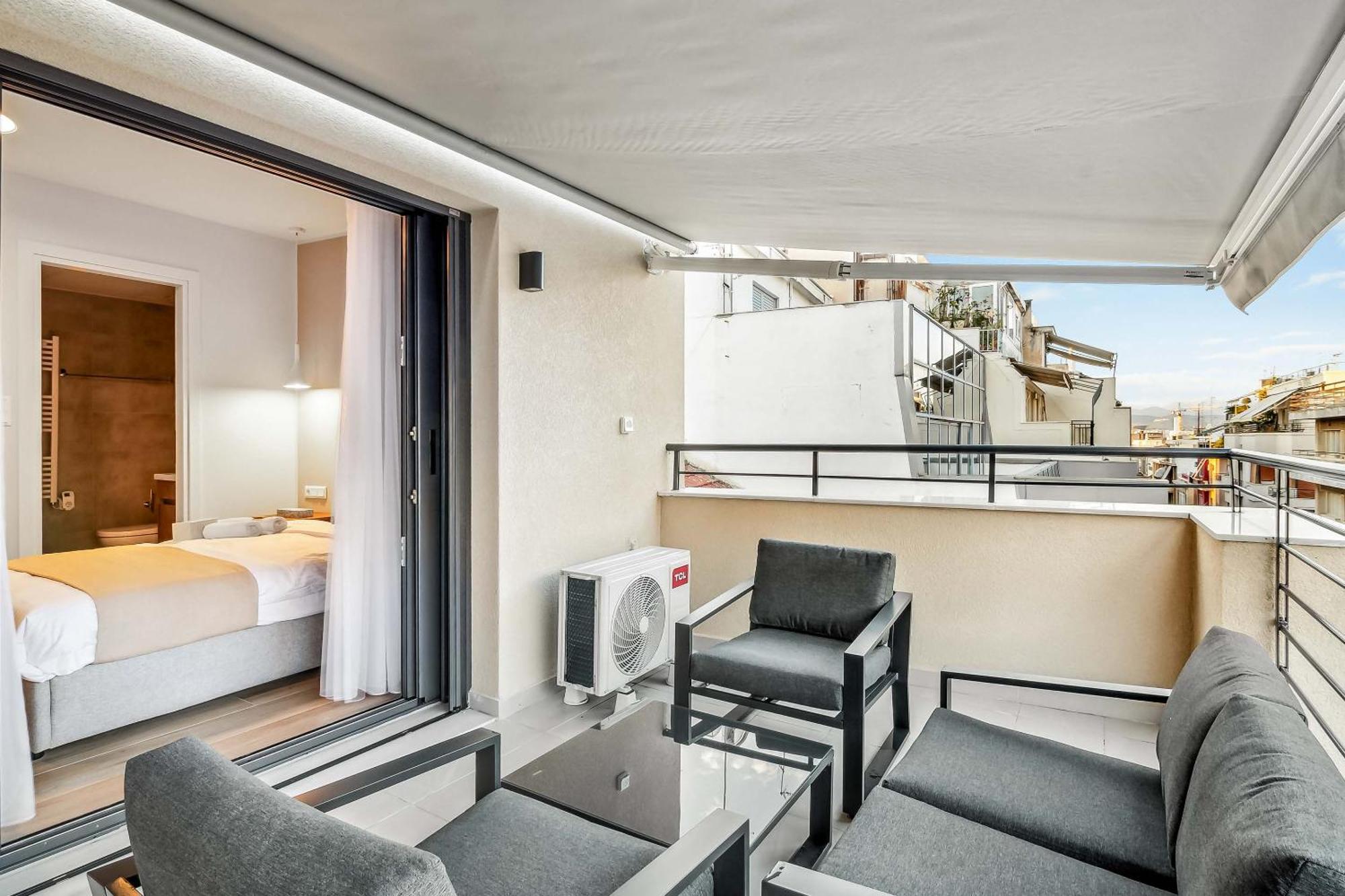 Limehome Athens Solonos City Center Bagian luar foto